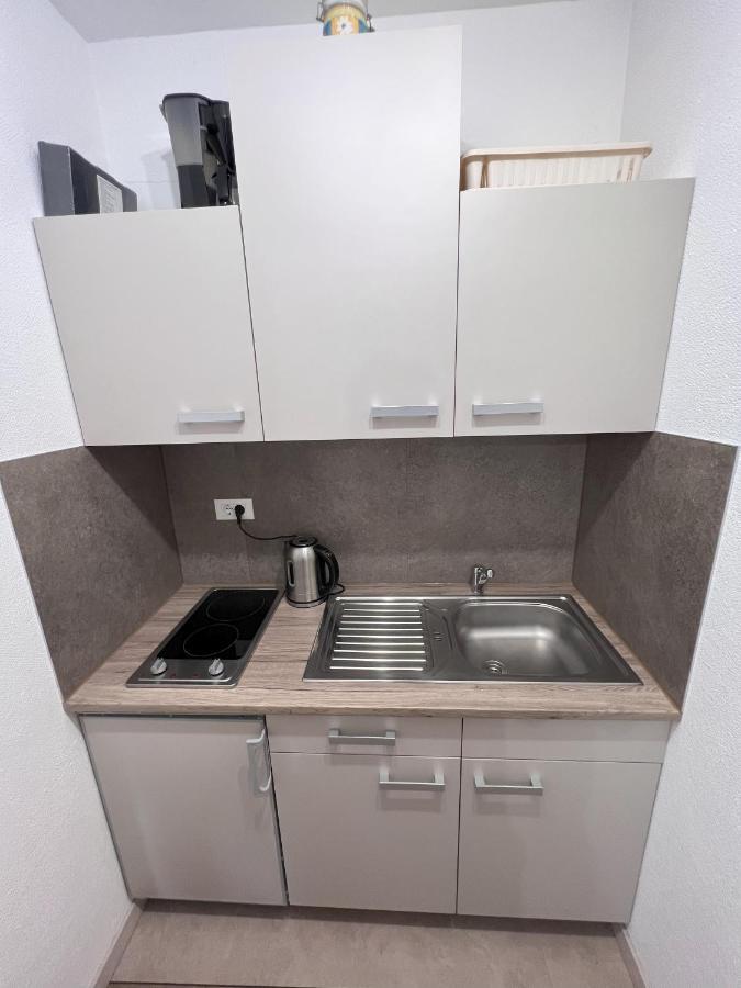 Apartmani Palme Funtana Exterior foto